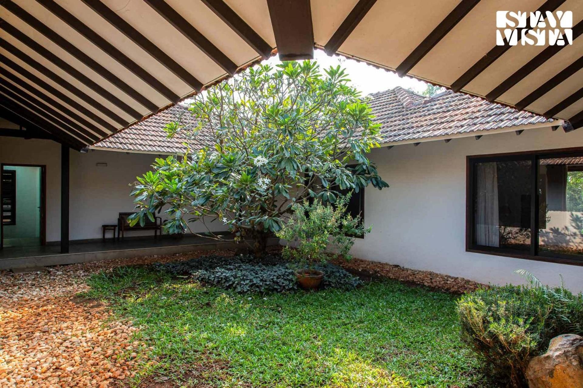Wander Beyond By Stayvista - Featuring A Bali-Themed Abode And A Refreshing Swimming Pool 阿里巴格 外观 照片